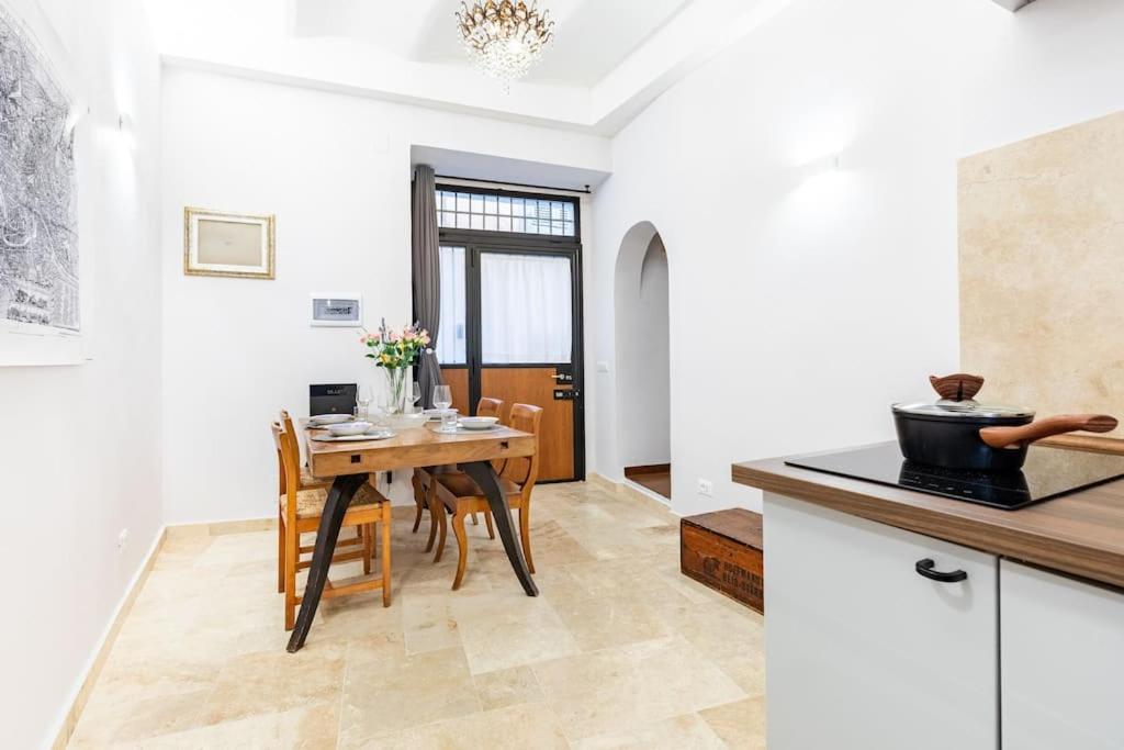 Bottega Augustea Duplex Apartment In Monti Rzym Zewnętrze zdjęcie